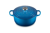 Olla Le Creuset de hierro esmaltado Marseille, ideal para cocción uniforme y retención de humedad.