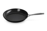 Le Creuset Sartén cerámica antiadherente de 12 pulgadas para desmolde fácil y limpieza rápida.