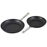 Le Creuset Sartén PRO antiadherente de 9-5 pulgadas, facilita dorar y limpiar con facilidad.