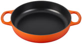Le Creuset Signature sartén de hierro fundido, frente, distribución uniforme de calor para cocinar.