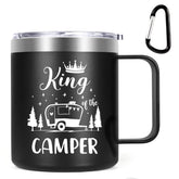 Taza Lifecapido aislada para campamento con asa, ideal para bebidas calientes al aire libre.
