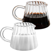 Loscarol dos jarras cremeras con diseño ola y agarre cómodo, listas para leche.
