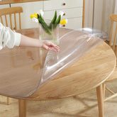 Protector LovePads para mesa circular de 48 pulgadas protege la superficie.