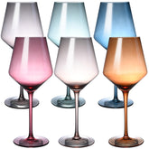Copas de vino coloridas LUXULISH de tallo largo para realzar cada sorbo.