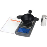 Lyman Pocket Touch 1500 con balanza portátil y pantalla iluminada para mediciones rápidas.