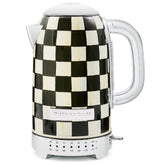MACKENZIE-CHILDS hervidor eléctrico con patrón de cuadros negro y blanco para bebidas.