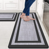Mattitude: vista frontal del juego de dos alfombras anti-fatiga para cocina.