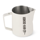 Jarra MHW-3BOMBER con boca cocodrilo para arte en cappuccino en casa.