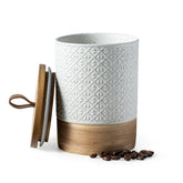 Contenedor cerámico Miamolo para café con relieve elegante y fácil de limpiar.