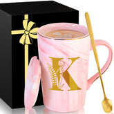 Taza MNZZ cerámica personalizada con tapa en acabado rosa mármol, regalo elegante.