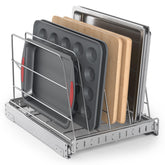 NestSprout organizador de gabinete deslizante para tablas de corte y bandejas, acceso rápido.