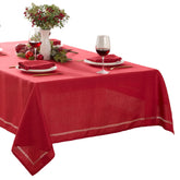 Mantel Newbridge rojo con trama Provence para cenas festivas.