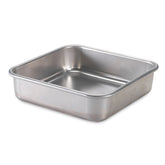 Nordic Ware bandeja cuadrada de aluminio natural 9x9, ideal para hornear.