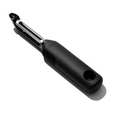OXO Good Grips Pelador Serrado pelando tomates para ensaladas, control preciso