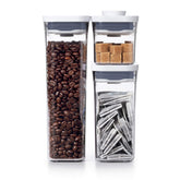 OXO Good Grips POP, contenedor azúcar-te-snacks, mantiene frescura y organización en la despensa.