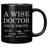 Taza Panvola cerámica con frase de doctor sabio, regalo ideal para médicos.