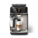 Philips 5500 Series: taza humeante para espresso, listo para disfrutar.