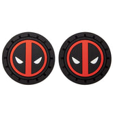 Plasticolor Deadpool portabotellas y coaster dos piezas para coche, evita derrames.
