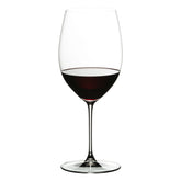 Vaso Veritas Cabernet de Riedel para vinos tintos complejos, realza aroma y balance.
