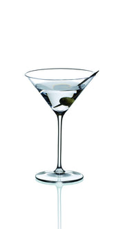 Copa Riedel Vinum XL con claridad cristalina para cócteles brillantes.