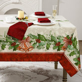 Romanstile mantel jacquard navideño con acebo y campanas, crea ambiente festivo.