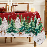 Mantel Romanstile rojo con árboles y ciervos, ideal para cenas navideñas.