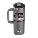 Taza RTIC Road Trip de 20oz con interior cerámico para un sabor puro.