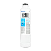 Filtro de agua Samsung genuino en instalación fácil, diseño delgado para reemplazo sin herramientas.
