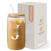 Vaso SANDJEST de vidrio 16 oz con monograma J, ideal para bebidas frías.