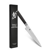 Cuchillo Shun Classic de 6 pulgadas con filo serrado para tomates.
