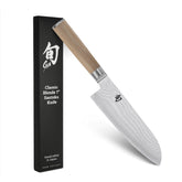 Shun Classic Blonde Santoku 7, corte de verduras con precisión para tareas diarias.