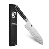 Shun Classic Santoku con hoja de 7 pulgadas para cortar verduras con precisión