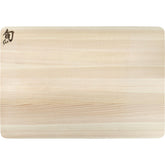 Shun Hinoki tabla de corte mediana frente, ideal para uso diario en la cocina