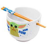 Silver Buffalo Baby Yoda tazón ramen, perfecto para comidas reconfortantes.