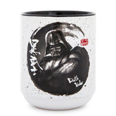 Darth Vader sin asa en taza cerámica de Silver Buffalo, ideal para té caliente.