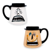 Taza Silver Buffalo con alcalde de dos caras en primer plano, ideal para café temático.