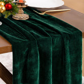 Socomi tapete de terciopelo verde esmeralda, textura suave para una mesa elegante en cenas.