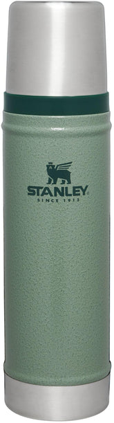 Botella Stanley Classic 20 onzas con boca ancha mantiene bebidas calientes o frías.