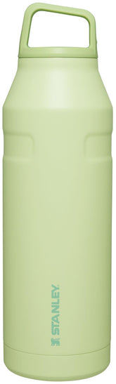 Stanley IceFlow con tapa rotatoria para beber fácilmente en cualquier lugar.