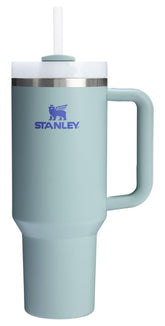 Stanley Quencher H2.0 con mango azul cactus, ideal para mantener bebidas frías durante horas.
