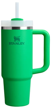 La tapa FlowState de STANLEY Quencher H2.0 evita derrames al beber.