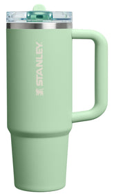 Stanley Quencher ProTour con pajilla integrada, ideal para beber en movimiento durante entrenamientos.