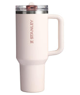 STANLEY Quencher ProTour con pajilla integrada para beber cómodo y sin derrames.