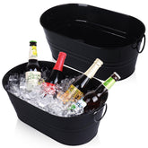 Balde tchrules galvanizado con hielo, ideal para enfriar bebidas en fiestas.