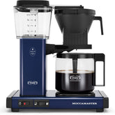 Cafetera Technivorm Moccamaster KBGV Select, frente de color azul medianoche, ideal para empezar el día.