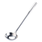 Cucharón grande Tenta Kitchen de acero inoxidable para servir salsas y caldos, sencillo y práctico.