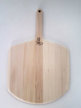 The Baker's Board Pro Perfect Peel, vista frontal, pala ligera para transferencia suave de pizza.