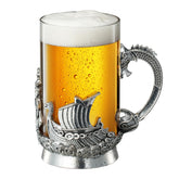 Vaso peltre vikingo de The Wine Savant con diseño medieval para impresionar.