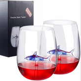 Vaso TOPIUNS con tiburon interior, ideal para sorprender en fiestas.