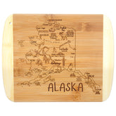 Totally Bamboo: tabla Alaska con grabado de ciudades, perfecta para cortar y servir.